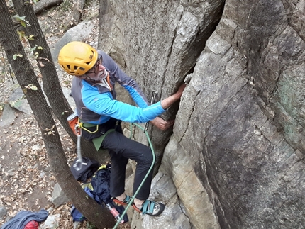 Falesia della Muraglia, Val di Susa - Roberto Bonis su Ecco rispose 6b+, Falesia della Muraglia in Valle di Susa