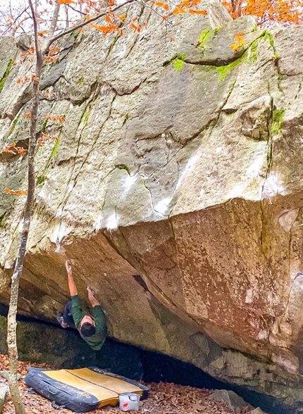 Elias Iagnemma, Brione - Elias Iagnemma climbing Nike 8b at Brione in Switzerland