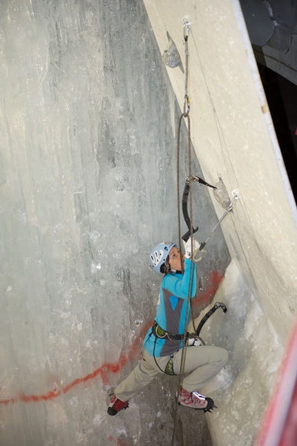 Ice Climbing World Cup - Saas Fee 2011 - Stefanie Maureau 3a a Saas Fee 2011