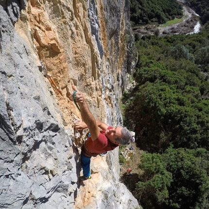 Climbing in Sardinia, Samugheo, Yucatàn - Maurizio Oviglia climbing at Yucatàn in Sardinia: 