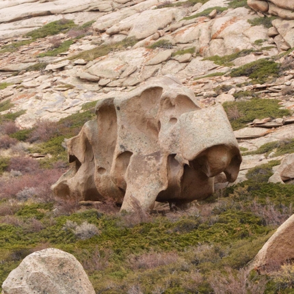 Arrampicata Bekatau - Ata, Kazakistan,   Kirill Belotserkovskiy - Bekatau-Ata, Kazakistan: i boulder