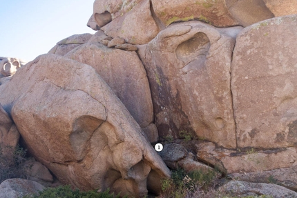 Arrampicata Bekatau - Ata, Kazakistan,   Kirill Belotserkovskiy - Bekatau-Ata, Kazakistan: Mavzoleyniy sector, Detskaya Panicheskaya