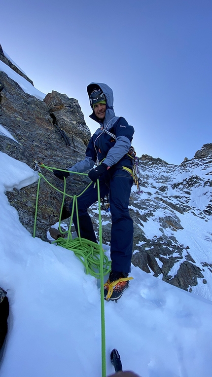 Wasserkopf, Vedrette di Ries, Simon Gietl, Davide Prandini - Simon Gietl in sosta durante l'apertura di Aquädukt (IV, M5 650m) sul Wasserkopf, Vedrette di Ries (07/11/2020)