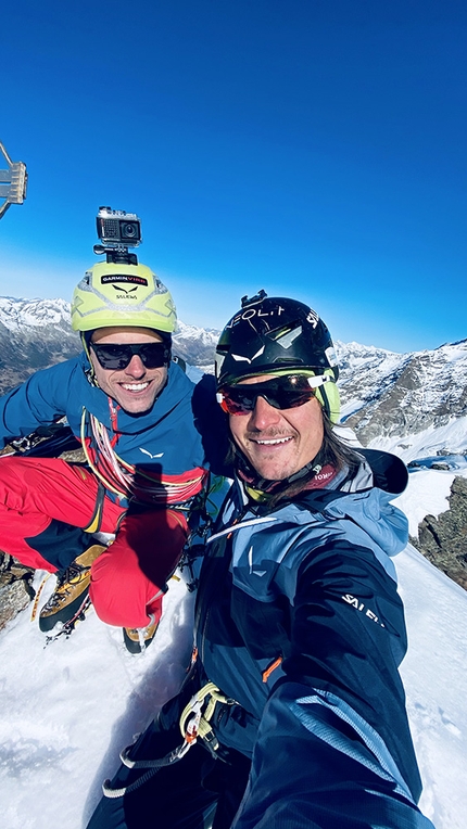 Wasserkopf, Rieserferner Group, Simon Gietl, Davide Prandini - Davide Prandini and Simon Gietl establishing Aquädukt (IV, M5 650m) on Wasserkopf, Rieserferner Group, Italy (07/11/2020)