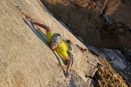 Poncione d’Alnasca, Matteo Della Bordella, Alessandro Zeni - Matteo Della Bordella e Alessandro Zeni durante la prima libera di Leap of Faith sul Poncione d’Alnasca in Svizzera.