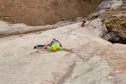 Poncione d’Alnasca, Matteo Della Bordella, Alessandro Zeni - Alessandro Zeni e Matteo Della Bordella durante la prima libera di Leap of Faith sul Poncione d’Alnasca in Svizzera.