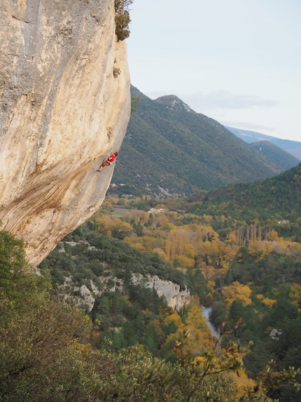 Sébastien Berthe sale il suo primo 9a+, Super-Crackinette a St. Leger