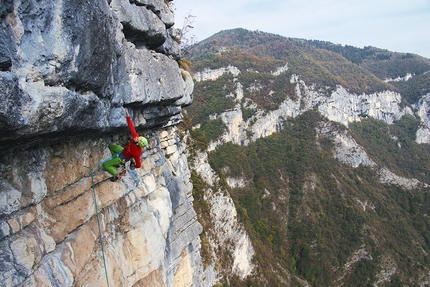 Monte Spitz arrampicata, Luce la sera, Alessio Roverato, Angela Carraro - Alessio Roverato su Luce la sera sul Monte Spitz