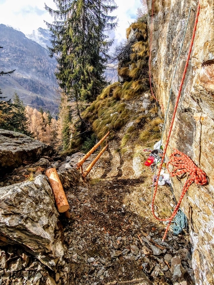 Lockdown, falesia total dry tooling, Val Gerola, Cristiano Candiotto - Lockdown, la falesia di total dry tooling in Val Gerola