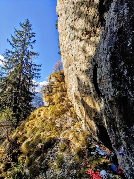 Lockdown, falesia total dry tooling, Val Gerola, Cristiano Candiotto - Lockdown, la falesia di total dry tooling in Val Gerola