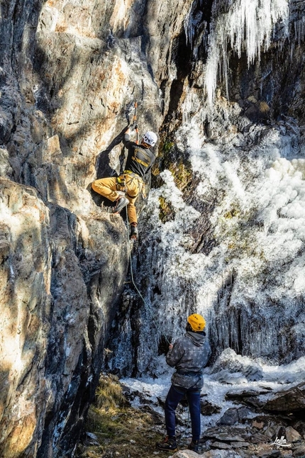 Lockdown, falesia total dry tooling, Val Gerola, Cristiano Candiotto - Lockdown, la falesia di total dry tooling in Val Gerola