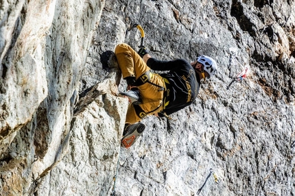 Lockdown, falesia total dry tooling, Val Gerola, Cristiano Candiotto - Lockdown, la falesia di total dry tooling in Val Gerola