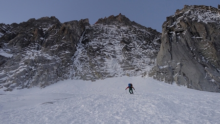 Monte Nero di Presanella, Illogika, Francesco Rigon, Santiago Padrós - Santiago Padros nell'avvicinamento a la nord del Monte Nero di Presanella