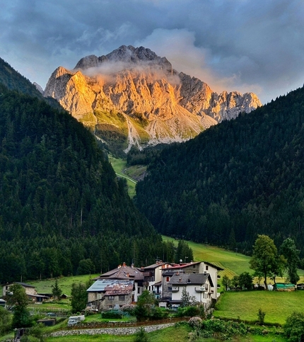 Calendario Montagne di Lombardia - Magnifica visione - Pizzo Camino - Schilpario, Val di Scalve / giugno Montagne di Lombardia - Magnifica visione
