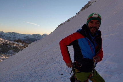 Monte Nero di Presanella, Cleanica del Misto, Matteo Faletti, Matteo Pavana - Matteo Faletti durante l'apertura di Cleanica del Misto al Monte Nero di Presanella, salita il 21/11/2020 insieme a Matteo Pavana