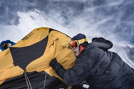 Everest, The Ghosts from Above - The Ghosts from Above: Nick Kalisz battling storms on Everest