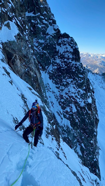 Paralpinism, Aaron Durogati, Simon Gietl, Monte Rauchkofel - Aaron Durogati establishing a new route on Rauchkofel on 29/11/2020 with Simon Gietl