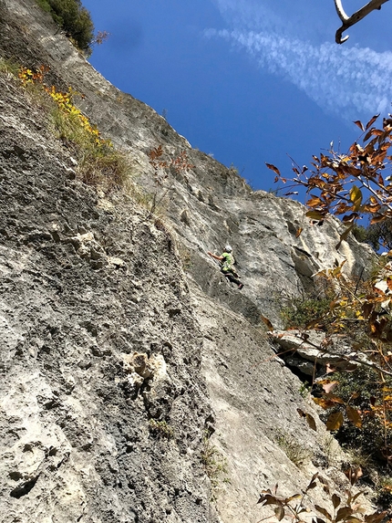 Parete San Paolo, Valle del Sarca, Matteo Rivadossi, Silvio Fieschi - Medusa alla Parete di San Paolo (Arco, Valle del Sarca): in libera sul murone di L2