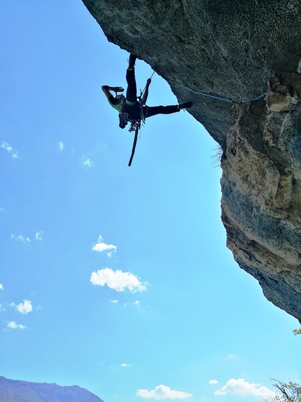 Parete San Paolo, Valle del Sarca, Matteo Rivadossi, Silvio Fieschi - Medusa alla Parete di San Paolo (Arco, Valle del Sarca): in apertura sui Tetti ad Onde, L6