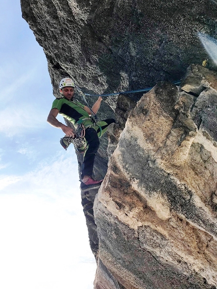 Parete San Paolo, Valle del Sarca, Matteo Rivadossi, Silvio Fieschi - Medusa alla Parete di San Paolo (Arco, Valle del Sarca): in libera sui Tetti ad Onde, L6.