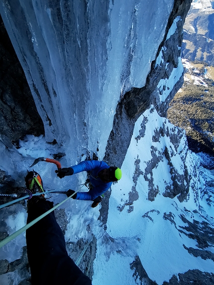 Sass dle Diesc, Fanes, Dolomites, Manuel Baumgartner, Simon Kehrer - Manuel Baumgartner and Simon Kehrer making the first ascent of Aurona, Sas dle Diesc, Fanes, Dolomites (28/11/2020)