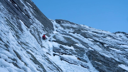 Amore Supercombo on Pizzo Badile climbed by David Hefti, Marcel Schenk