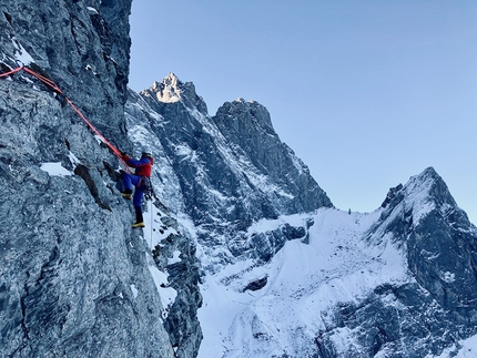 Gross Ruchen, Switzerland, Dani Arnold, Roger Schäli - Roger Schäli establishing Egidius up the North Face of Gross Ruchen in Switzerland (21/11/2020)