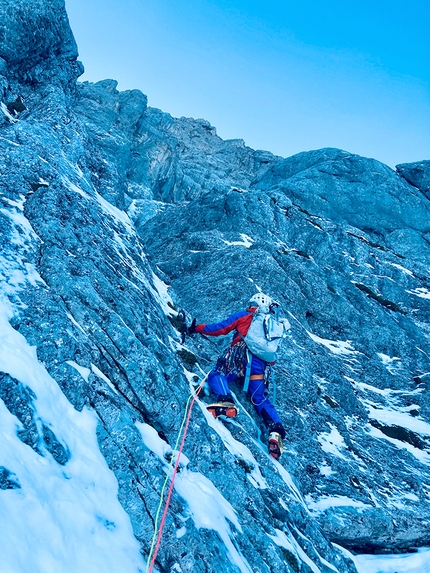 Gross Ruchen, Switzerland, Dani Arnold, Roger Schäli - Roger Schäli establishing Egidius up the North Face of Gross Ruchen in Switzerland (21/11/2020)