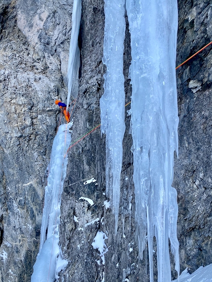 Gross Ruchen, Switzerland, Dani Arnold, Roger Schäli - Dani Arnold and Roger Schäli establishing Egidius up the North Face of Gross Ruchen in Switzerland (21/11/2020)