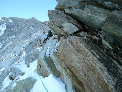 Großer Greiner, Simon Messner, Martin Sieberer, Zillertal - Simon Messner and Martin Sieberer climbing Großer Greiner,  Zillertal Alps