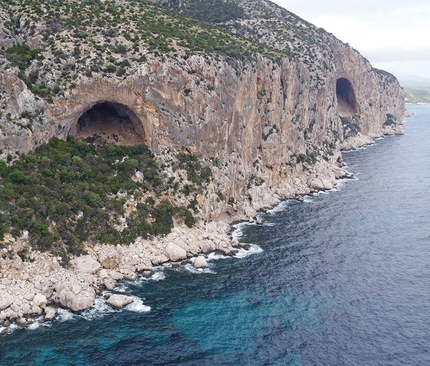 Falesie Sardegna: appello di Maurizio Oviglia per la richiodatura in titanio