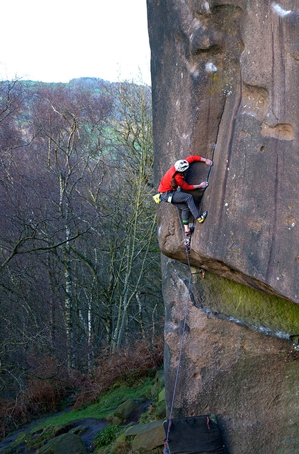 Caroline Ciavaldini - Caroline Ciavaldini climbing Gaia at Black Rocks, England