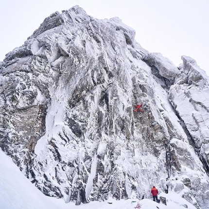 Nuova difficile via invernale sul Church Door Buttress di Boswell, Frost, McGrath