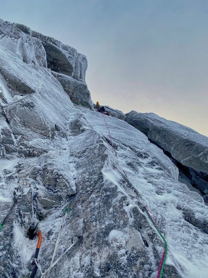 Church Door Buttress, Bidean nam Bian, Scozia, Greg Boswell - Graham McGrath sul secondo tiro di False Penance, Church Door Buttress, Bidean nam Bian, Scozia