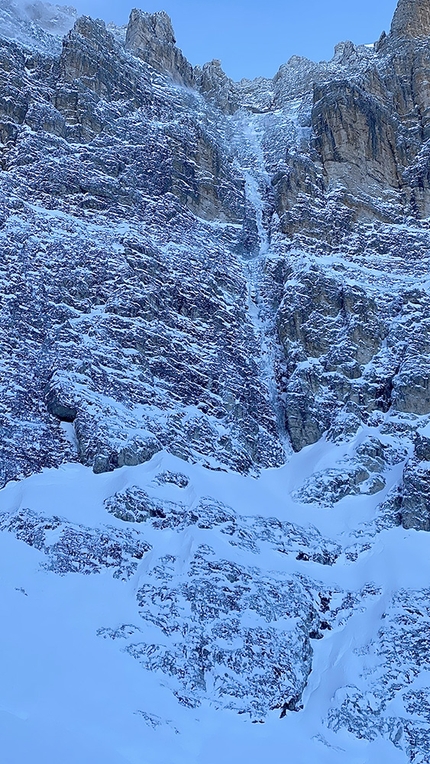 Phoenix, Monte Popera, Dolomites, Simon Gietl, Andrea Oberbacher - Establishing Phoenix on Monte Popera in the Sexten Dolomites (Simon Gietl, Andrea Oberbacher 27/12/2020)