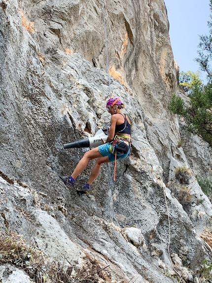 Leonidio, Arcadia, Aris Theodoropoulos - Tiia Porri helping to clean and equip the crag Arcadia close to Leonidio in Greece