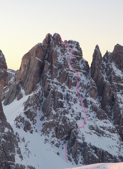 Cima Ambrizzola, Dolomiti - Il tracciato della probabile prima discesa di Cima Ambrizzola (gruppo Croda da Lago), Dolomiti (Francesco Vascellari, Loris De Barba 01/02/2020)