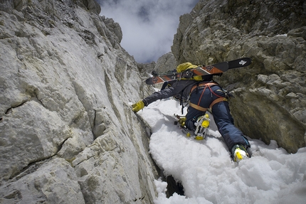 Croda de Marchi, Marmarole, Dolomiti - Discesa della parete ovest della Croda de Marchi Sud nel gruppo delle Marmarole, Dolomiti (Davide D’Alpaos, Loris De Barba, Francesco Vascellari, 05/05/2020)