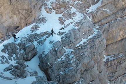 Croda de Marchi, Marmarole, Dolomiti - Discesa della parete ovest della Croda de Marchi Sud nel gruppo delle Marmarole, Dolomiti (Davide D’Alpaos, Loris De Barba, Francesco Vascellari, 05/05/2020)