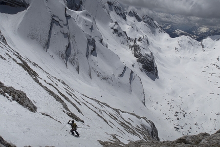 Croda de Marchi, Marmarole, Dolomiti - Discesa della parete ovest della Croda de Marchi Sud nel gruppo delle Marmarole, Dolomiti (Davide D’Alpaos, Loris De Barba, Francesco Vascellari, 05/05/2020)