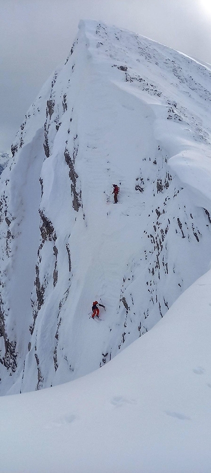 Pointe de Blonnière, Paul Bonhomme, Vivian Bruchez - Le jardin secret, Pointe de Blonnière: Paul Bonhomme and Vivian Bruchez starting the descent