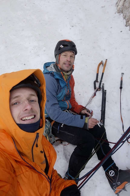 Karwendel, David Bruder, Martin Feistl - David Bruder e Martin Feistl aprono Stalingrad, tra Grubenkarspitze (2663m) e Plattenspitze (2492m) nel Karwendel in Austria.