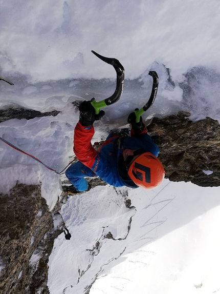 Der Rotz, Val Lasties, Dolomiti, Manuel Luterotti, Jörg Niedermayr - Sul secondo tiro di Der Rotz in Val Lasties nelle Dolomiti di Manuel Luterotti e Jörg Niedermayr