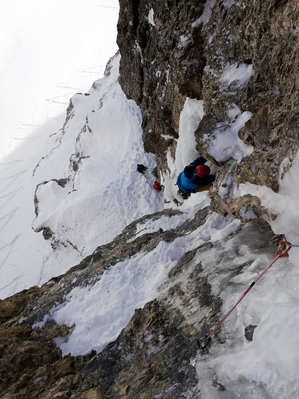 Der Rotz, Val Lasties, Dolomiti, Manuel Luterotti, Jörg Niedermayr - Manuel Luterotti sul secondo tiro di Der Rotz in Val Lasties nelle Dolomiti