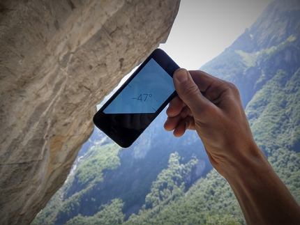 Valle Bavona, Alexandra Schweikart, Christopher Igel - Space Force in Val Bavona, Switzerland: checking out the angle of the roof on the third pitch