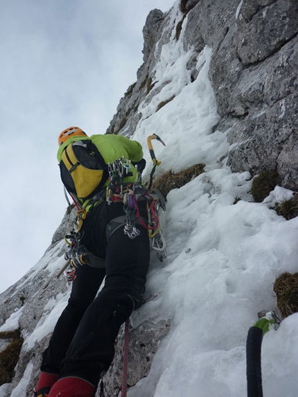 Cimon di Palantina, Gruppo Col Nudo - Cavallo, Dolomiti - Questo Gioco Di Fantasmi, primi salitori: Barry Bona e Peter Moser (Cimon di Palantina 2190m, Gruppo Col Nudo - Cavallo)