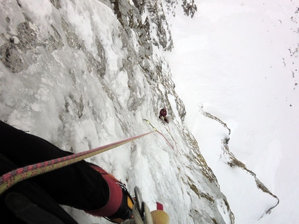 Cimon di Palantina, Gruppo Col Nudo - Cavallo, Dolomiti - Questo Gioco Di Fantasmi, primi salitori: Barry Bona e Peter Moser (Cimon di Palantina 2190m, Gruppo Col Nudo - Cavallo)