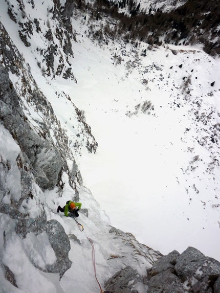 Cimon di Palantina, Gruppo Col Nudo - Cavallo, Dolomiti - Questo Gioco Di Fantasmi, primi salitori: Barry Bona e Peter Moser (Cimon di Palantina 2190m, Gruppo Col Nudo - Cavallo)