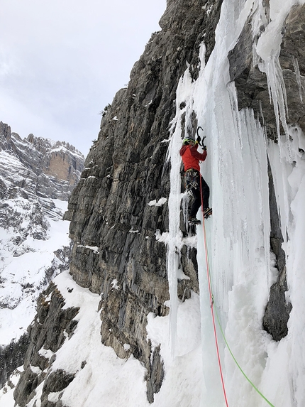 Emozioni invernali nella Val delle Seghe nelle Dolomiti di Brenta