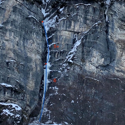 Dolomiti di Brenta, Val delle Seghe, Franco Nicolini, Davide Galizzi - La relazione della cascata di ghiaccio Solo per tipi Tosti in Val delle Seghe, Dolomiti di Brenta (Franco Nicolini, Davide Galizzi 2021)